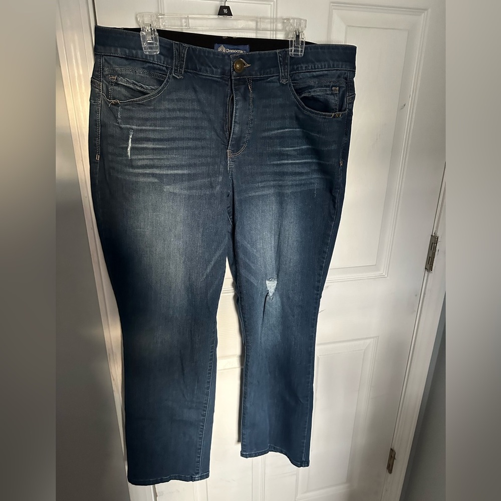Democracy Size 16